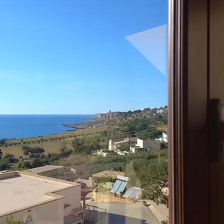 Alyke Vacanze ماكاري